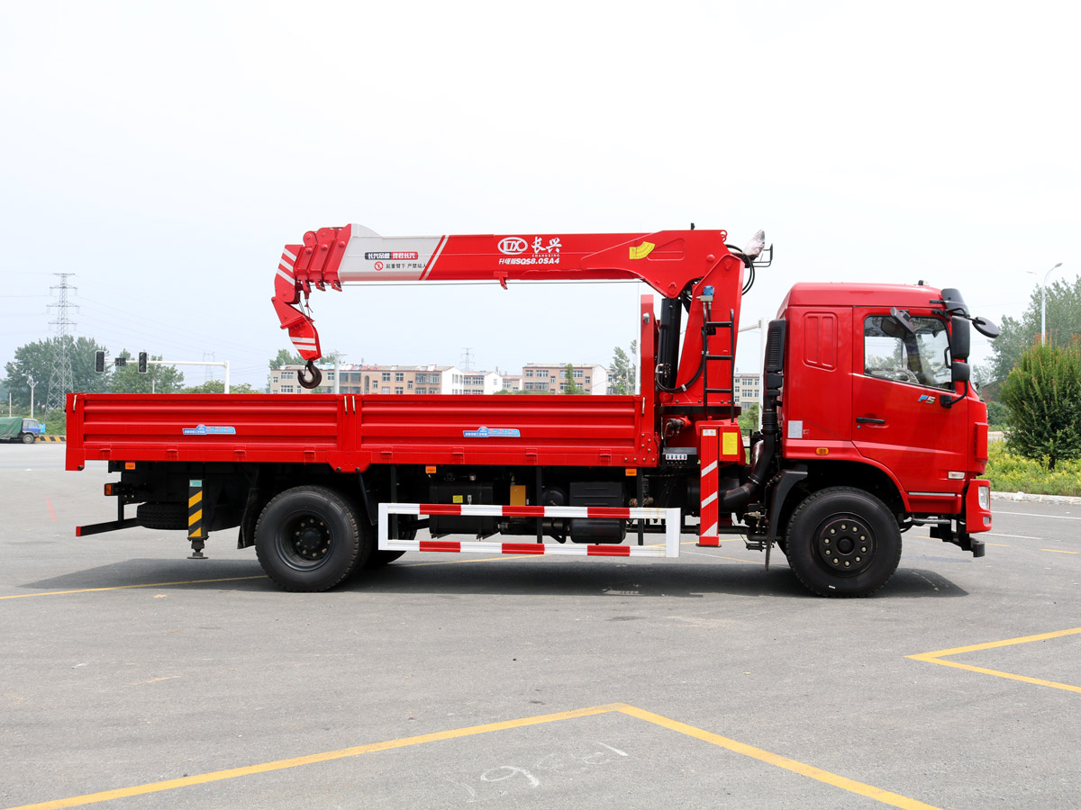 東風(fēng)華神F5排半上裝長(zhǎng)興8噸直臂式吊機(jī)