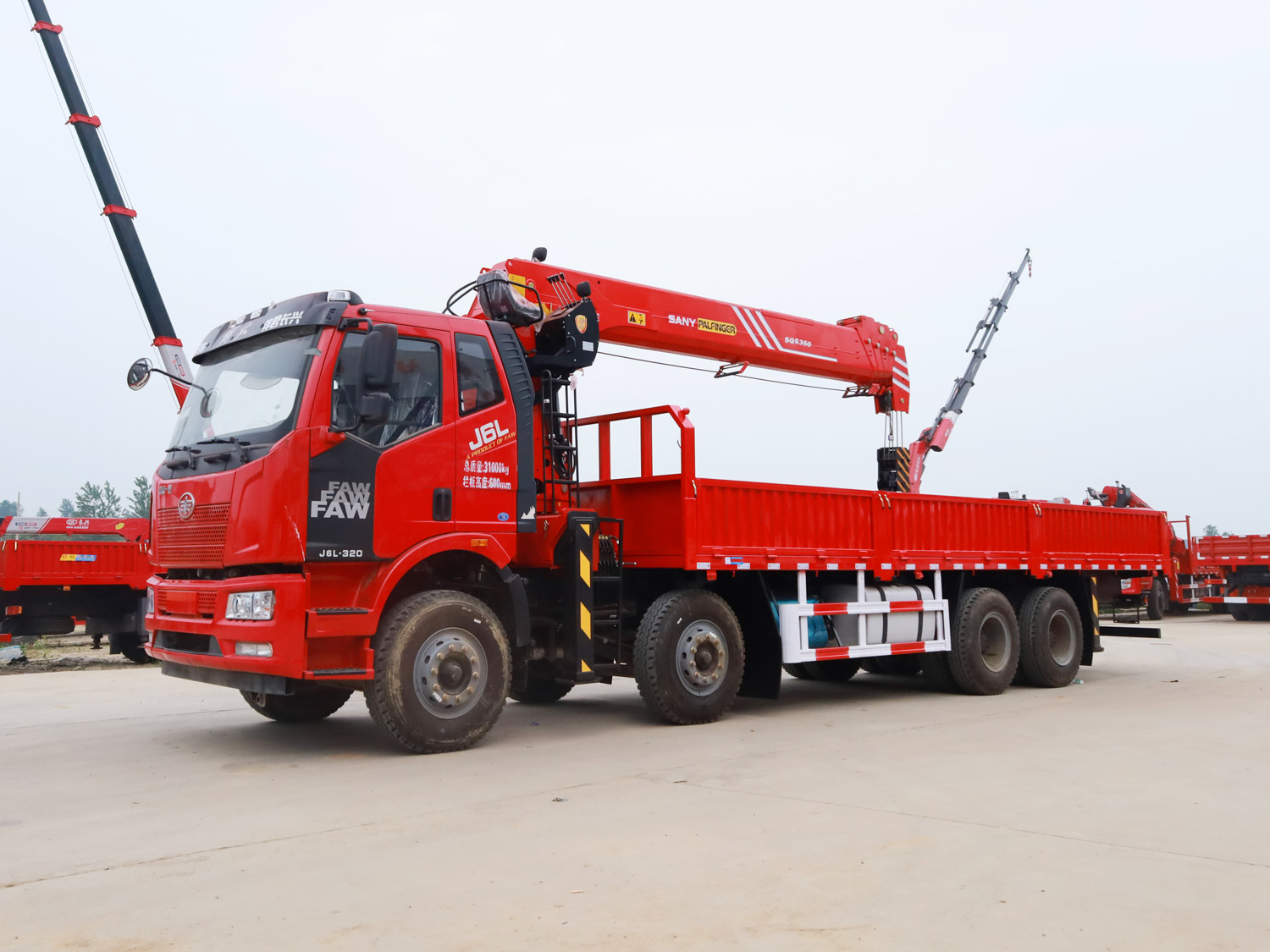 解放J6L前四后八上裝三一14噸直臂式吊機(jī)